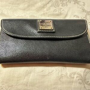 Dooney & Bourke Black Pebbled Leather wallet